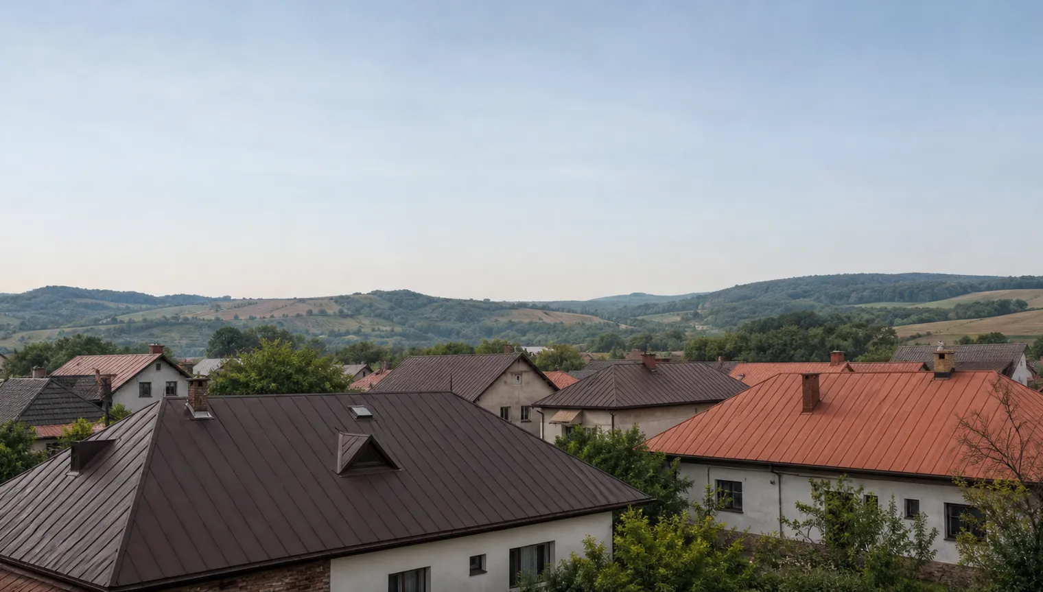 Acoperișuri metalice pe case din județul Mureș